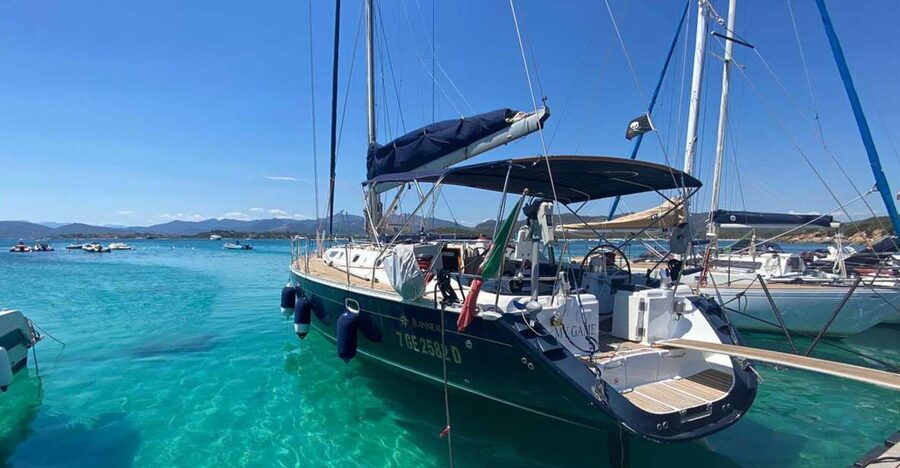 Porto San Paolo: Tavolara Island Sailboat Cruise with Lunch - How the group size affects the day