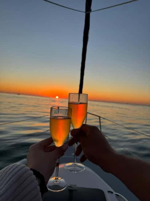 Porto shared Thullium Sailboat, enjoy magic sunset&open sail - Afurada and the first river views