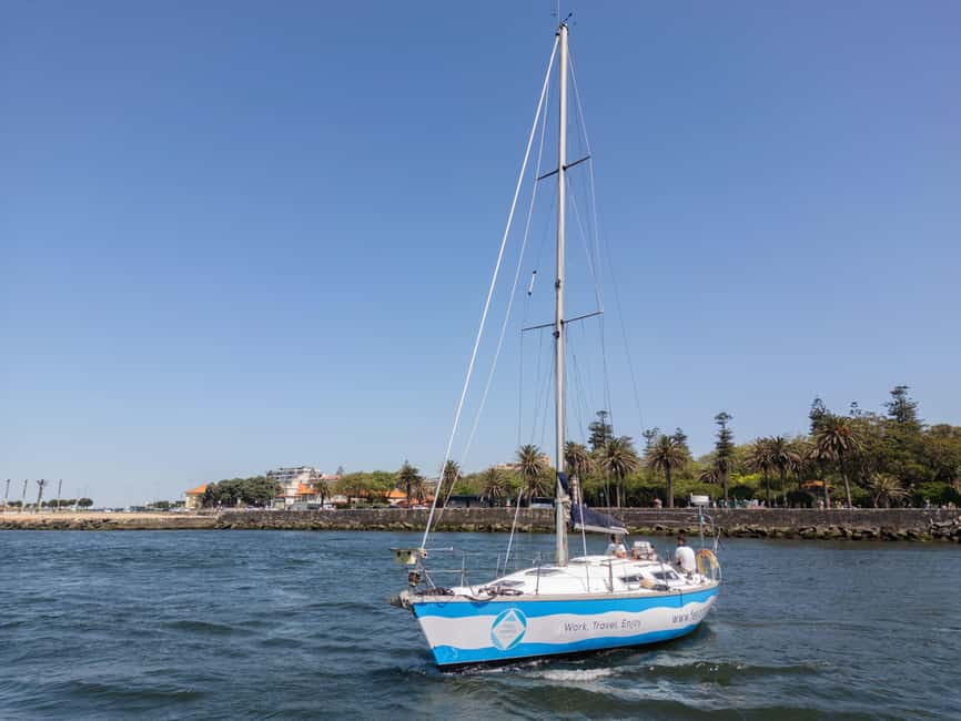 Porto: Sunset Cruise with Welcome Drink in a Sailboat - São Pedro da Afurada and the river mouth