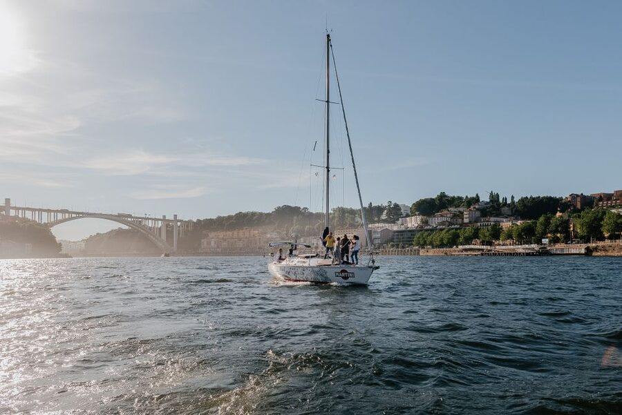 Porto: Sunset Cruise with Welcome Drink in a Sailboat - Ribeira and the return along Porto’s waterfront