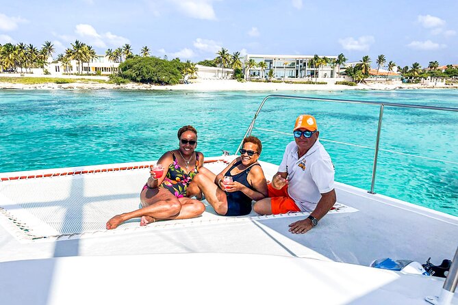 Premium Catamaran Afternoon Sail: Snorkeling and Lunch - Sailing the Aruban coast by trimaran