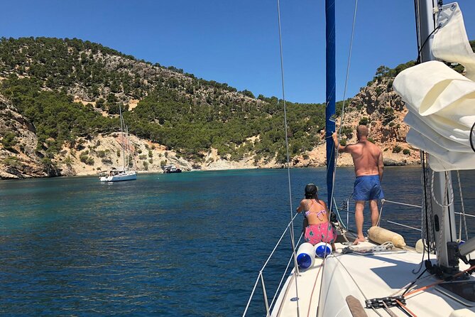 Private 2-Hour Tour of Barcelona on a Sailboat - Montjuic and the Hotel W from the water
