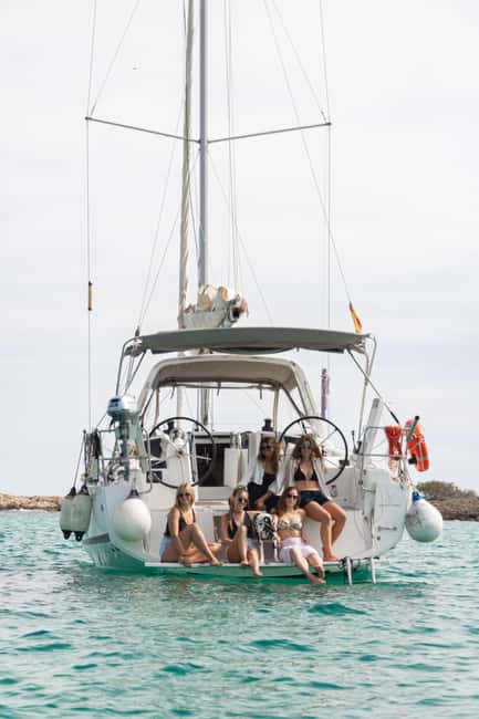 Private and exclusive sailboat in and around the Bay of Palma - Key points at a glance