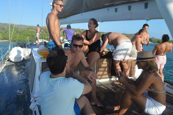 Private charter on Casador a classic 68ft sailing yacht.cruiseship possible - Klein Curaçao, white sand and open water