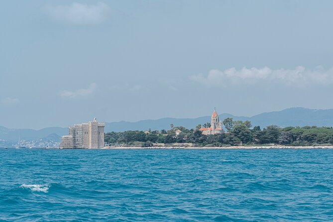 Private cruise to Cap d'Antibes and the Lérins Islands by sailboat - Who should book this private Antibes cruise?
