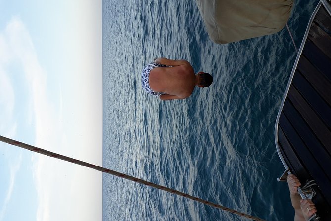 Private cruise with a sailing yacht Koursaros - A private boat changes the pace