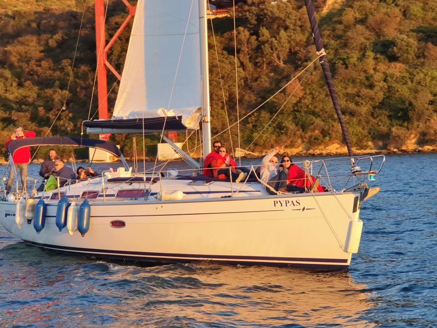 Private Lisbon Sightseeing Sailing Boat Tour with Locals - Key points at a glance