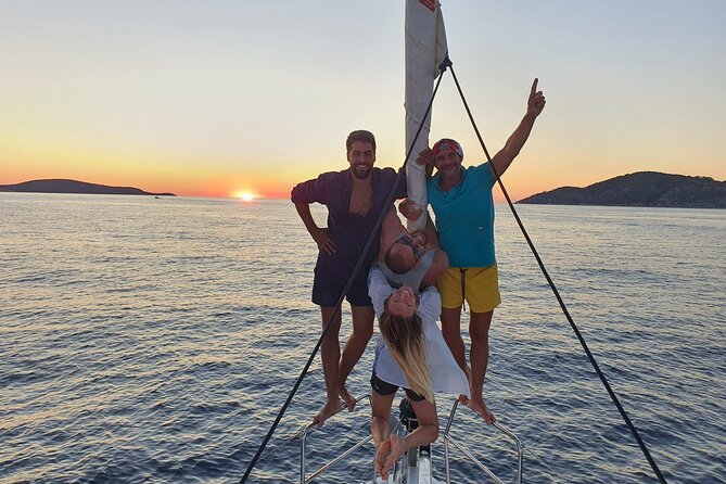 Private - Romantic Sunset Sailing on a 36ft yacht from Hvar (up to 8 travellers) - Who will enjoy this evening most?