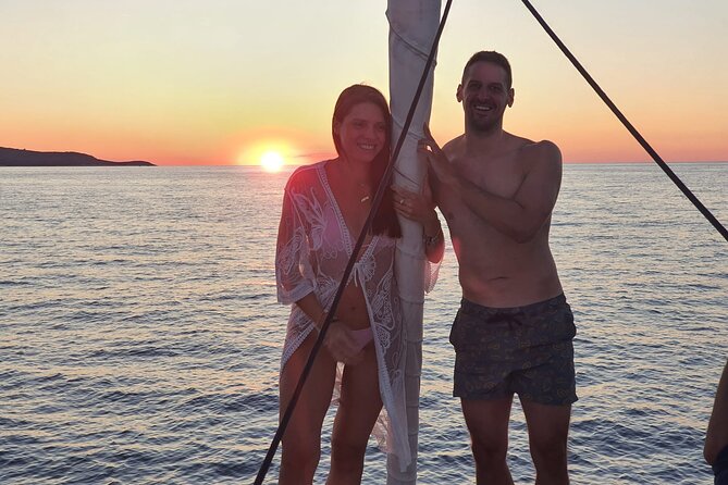 Private - Romantic Sunset Sailing on a 36ft yacht from Hvar (up to 8 travellers) - Timing, meeting point, and weather planning