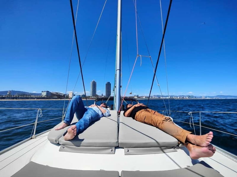 Private Sailboat Barcelona Luxury Boat + Aperitifs & Drinks - The first five minutes: safety and settling in