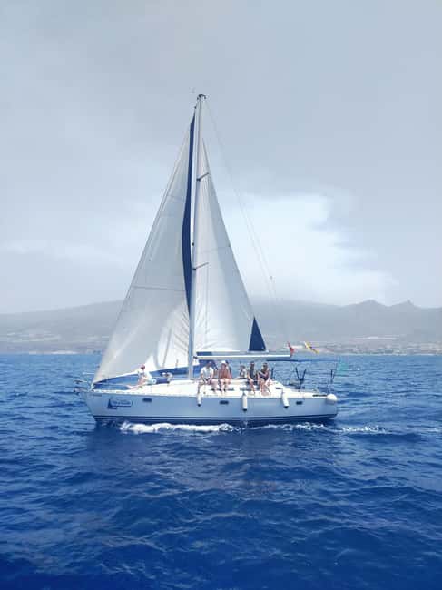 Private sailboat charter - coastal tour with snorkeling in the bay - Setting out from Puerto Colón