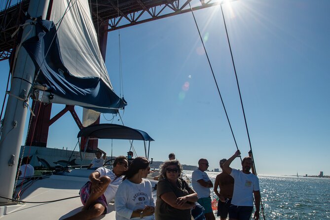 Private Sailboat Cruise with Barbecue and Drinks - The western river towns: Algés, Paço de Arcos, and Caxias