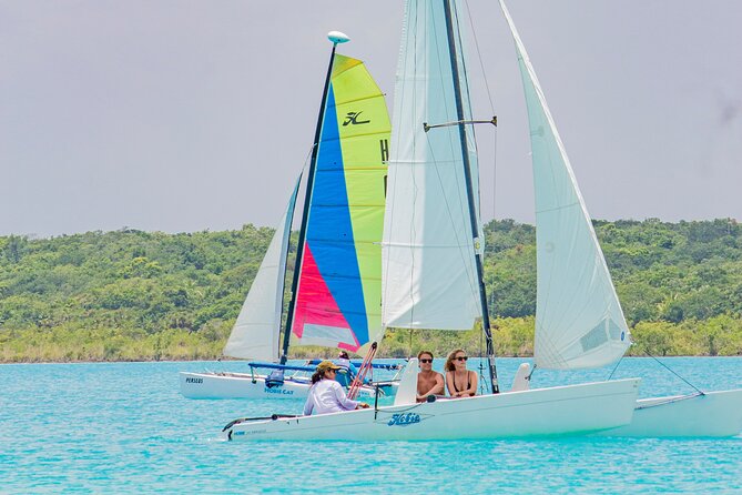 Private Sailing between Mangroves - Sailing to Esmeralda and Cocalítos cenotes