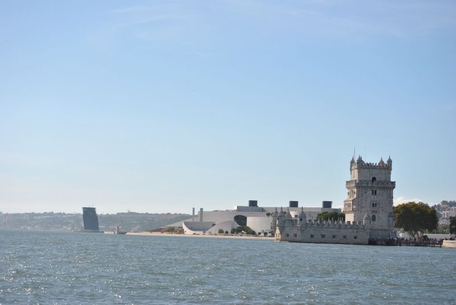 Private Sailing Boat Tour Lisbon with a drink: 2 to 8 Hours - Two hours or eight hours?