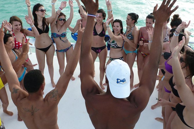 Private Sailing Catamaran - Drinks, music, and the party side