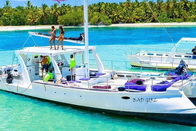 Private Sailing Catamaran - Service, comfort, and practical details