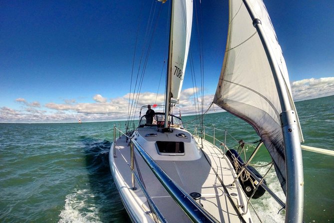 Private Sailing on Beautiful Lake Michigan - Navy Pier, Chicago - Adler Planetarium and the Museum Campus view