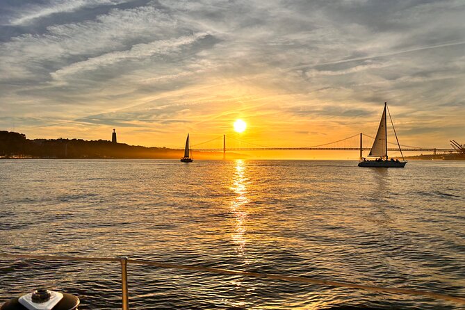 Private Sailing tour in Lisbon - Day Time, Sunset and Night - Why the Tagus is the best seat for Lisbon’s monuments