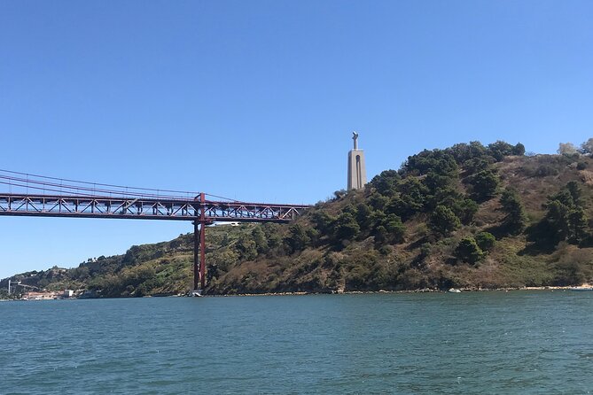 Private Sailing tour in Lisbon - Day Time, Sunset and Night - Sailing with Paulo and Mathilde
