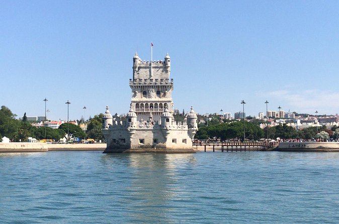 Private Sailing tour in Lisbon - Day Time, Sunset and Night - Booking and cancellation advice