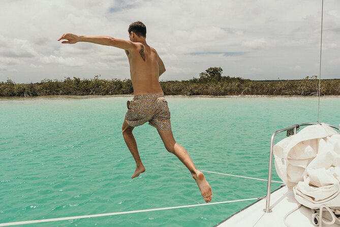 Private sailing tour of Bacalar Lagoon - Guides who shape the day