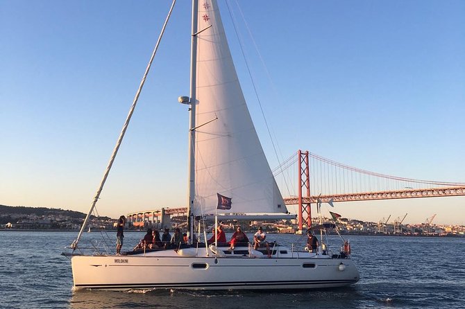 Private Sunset Sailing cruise from Lisbon - Toward central Lisbon and the historic square