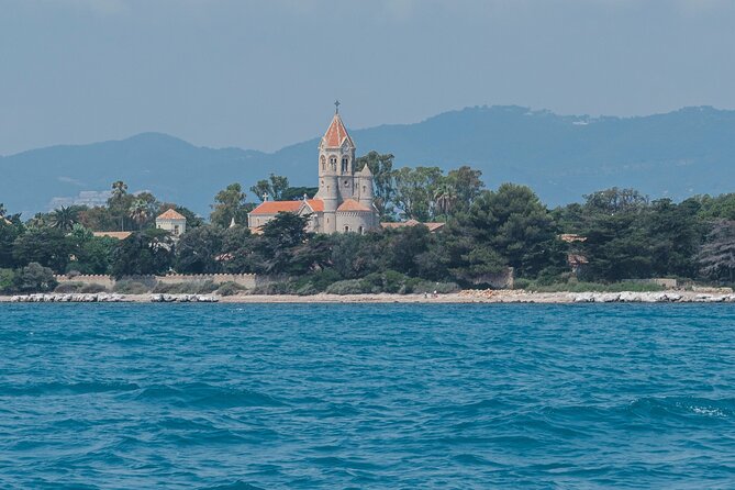 Private tour on a sailboat with apéritif at sunset on Antibes - What the private format is worth