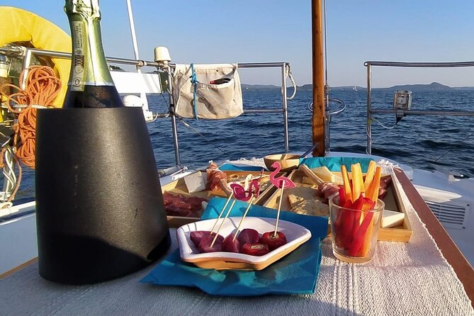 Private Tour on a Sailing Boat on Lake Maggiore with Aperitif and Music - Departure points around Lake Maggiore