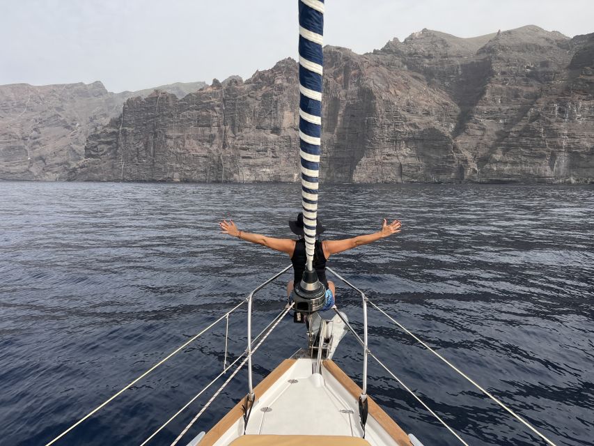 Puerto Colon : Whale & Dolphins Sailing Excursion - A Canarian lunch on the water
