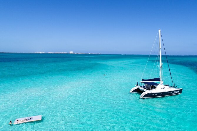 Puerto Morelos Secret Sandbar Catamaran Sail - The sail aboard Adelita
