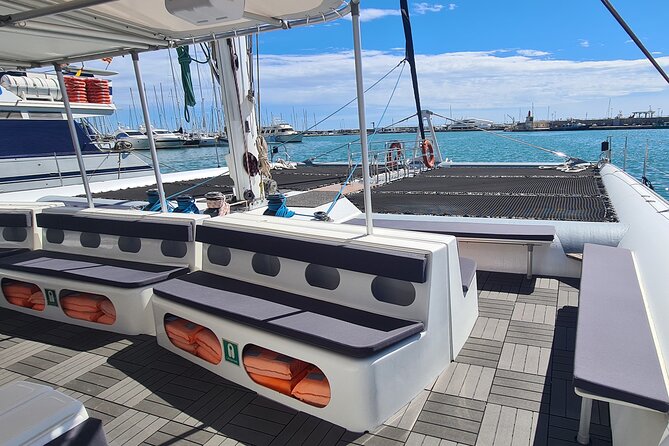 Relax Sailing Catamaran along the Costa Daurada - Choosing the right departure time and meal