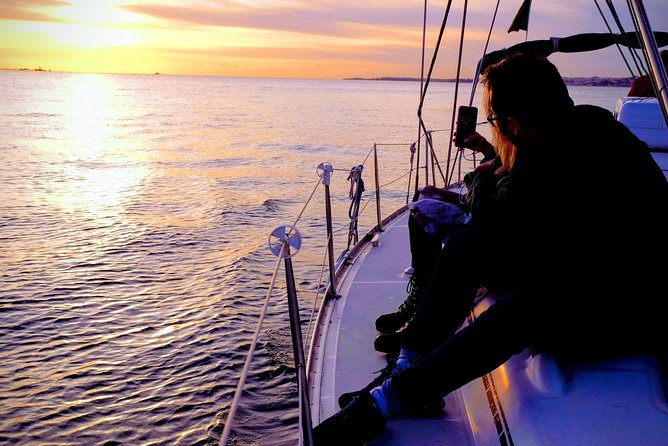 Relaxing Sailboat Cruise along the Tagus - Starting at Doca de Santo Amaro