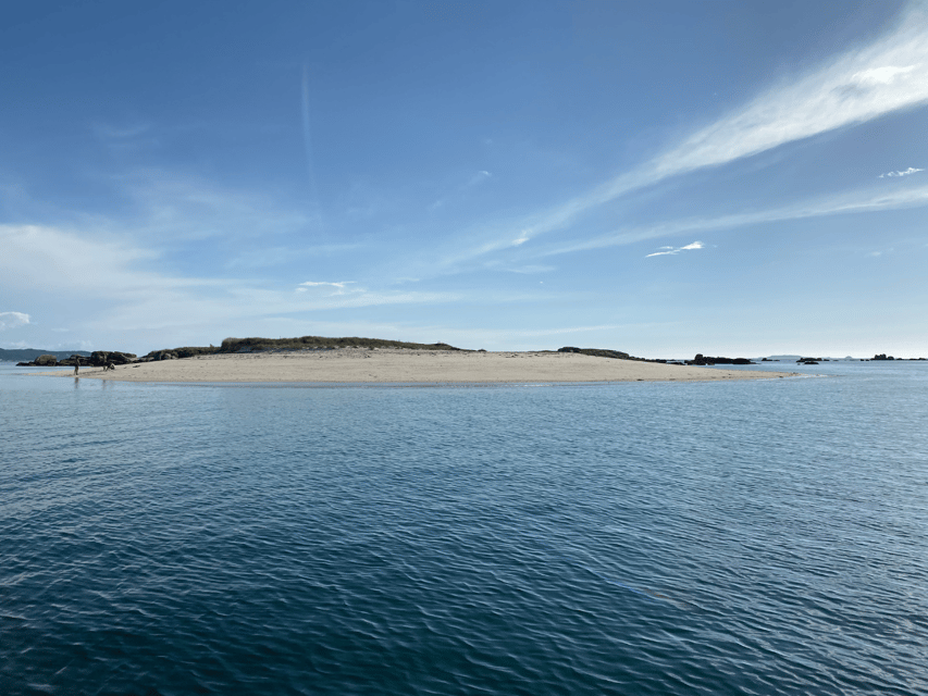 Ría de Arousa: Daytime or Sunset Sailboat Cruise with drinks - A short stop at A Illa de Arousa
