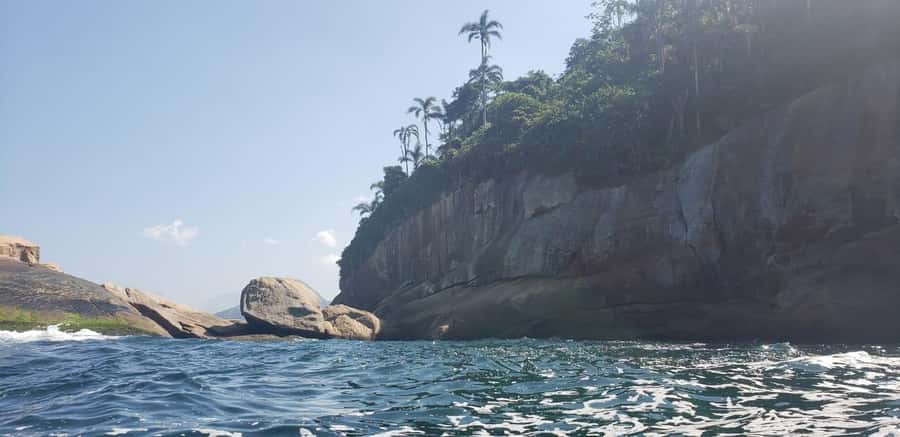 Rio de Janeiro: Sailing Sunset Tour with Snacks and Drinks - Drinks, fruit, and snacks on Guanabara Bay