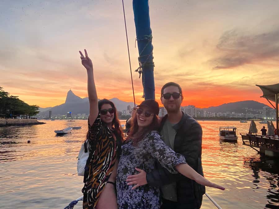 Rio de Janeiro: Sunset Sailboat Tour with Open Bar - The crew makes the difference