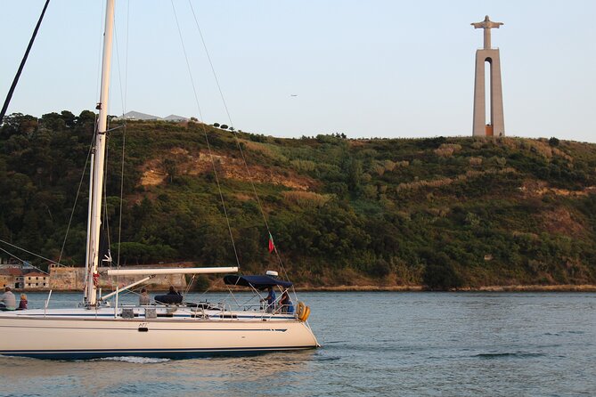 Romantic Private Sailboat in Lisbon for couples - Why the Tagus is the best part of this Lisbon outing