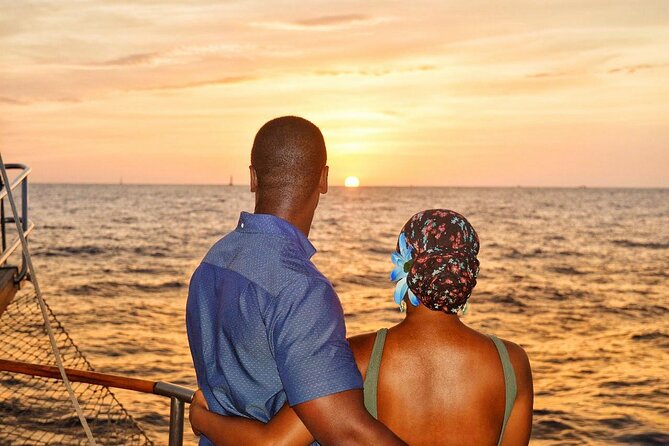 Romantic Sailboat Sunset: Live Music, Premium Bar & Dinner -Cabos - Fruit, mango, and a Mexican-style finish