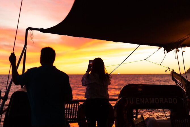 Romantic Sailboat Sunset: Live Music, Premium Bar & Dinner -Cabos - Live music and a premium bar after dark