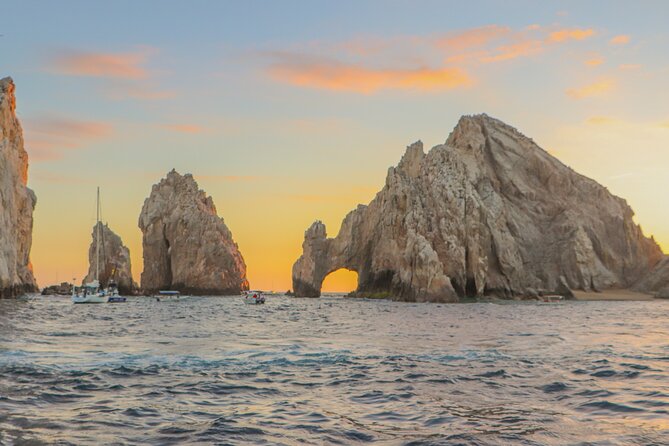 Romantic Sailboat Sunset: Live Music, Premium Bar & Dinner -Cabos - A cocktail and antipasto before dinner