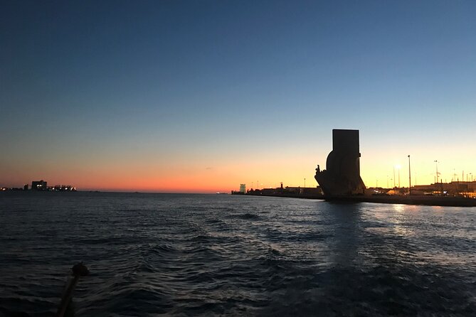 Romantic Sunset Sailing Experience in Lisbon - Guides and the feel of the outing