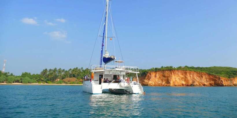 Sail Lanka Charter - Whale Watching Cruise In Mirissa - Returning toward Weligama Bay and the island stop