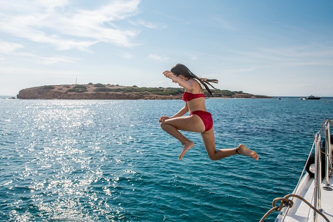 Sail the Athenian Coastline on a Catamaran with Meal & Wine - Hydroussa Island: nearly an hour in clear coastal water