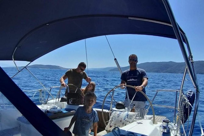 Sailboat tour to the islands - Swimming and snorkeling from the boat