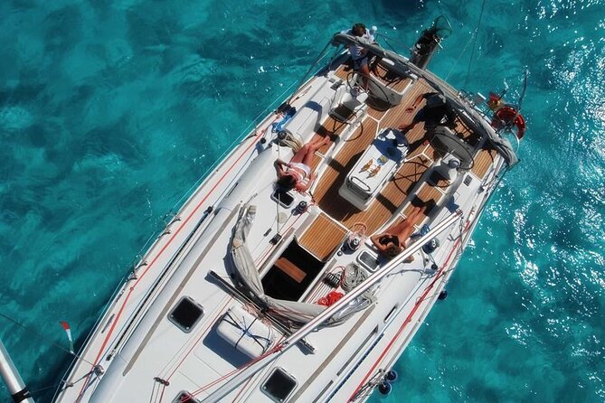 Sailing boat from Santa Teresa di Gallura to the Maddalena Archipelago - Sailing, motoring, and the feel of the boat