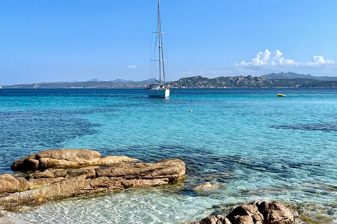Sailing boat tour in the Maddalena Archipelago - Sailing conditions and comfort on a smaller boat