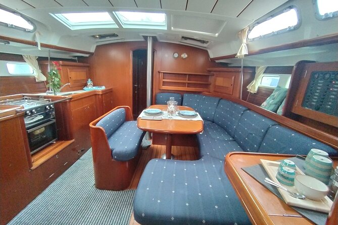 Sailing boat tour with lunch and swimming stops - Is the $142.97 price fair?