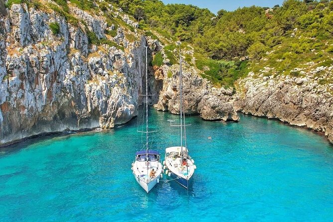 Sailing boat tour with lunch and swimming stops - The Ionian side: caves and the bay at Felloniche