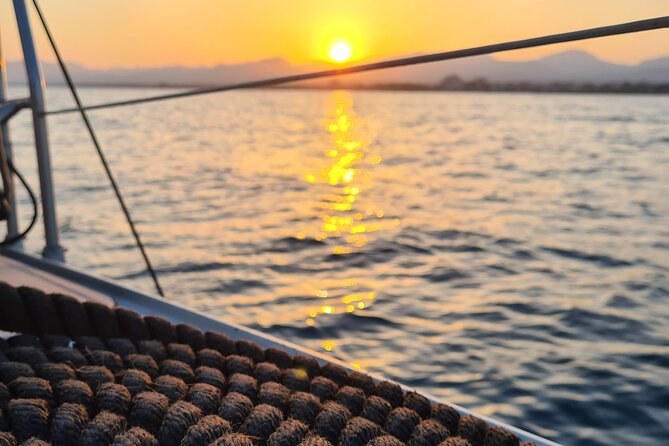 Sailing catamaran at Sunset of 2 hours Duration - Sailing from Cambrils toward Mont-roig