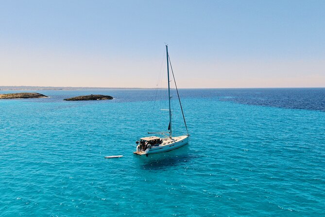 Sailing Cruise in Maddalena Archipelago from Maddalena - Crew, languages, and the feel on board