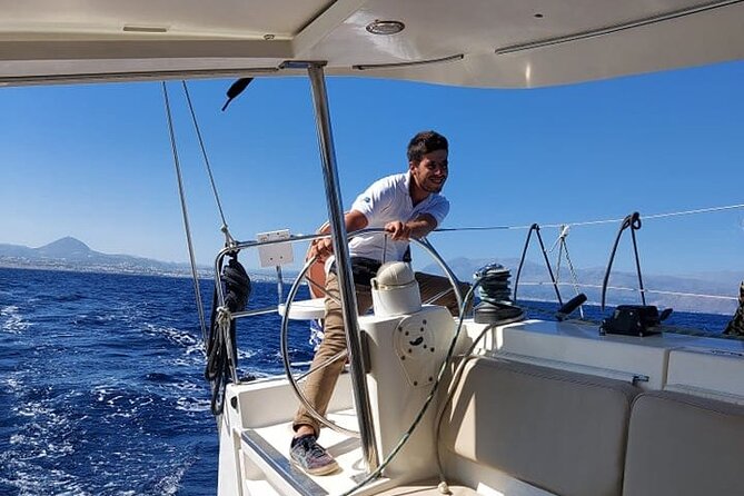 Sailing day to Dia island - How the small group changes the day